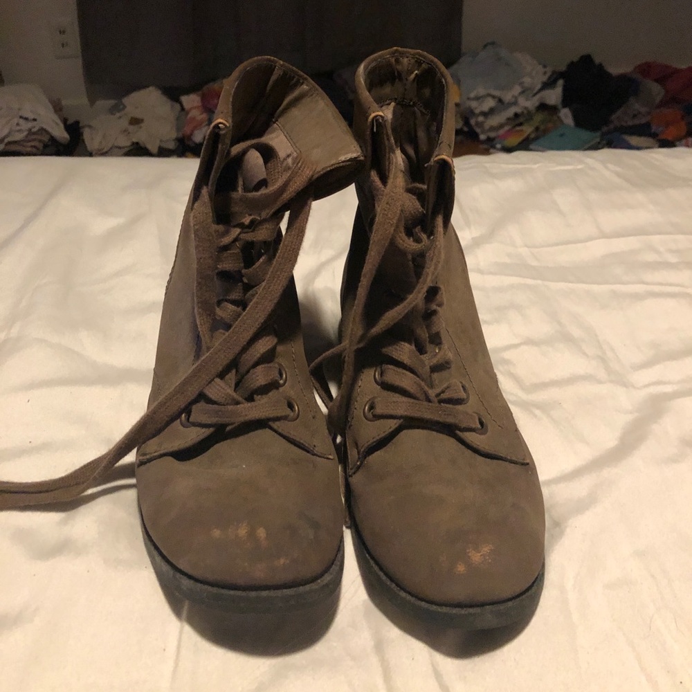 Boots - Picture 2 of 4